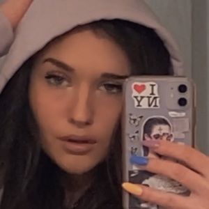 Meet your Posher, Isabelle